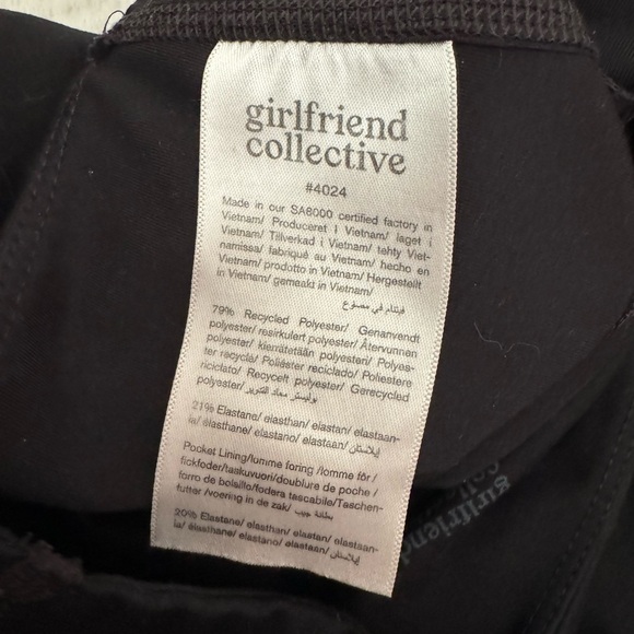 Girlfriend Collective Black Leggings with Pockets - Picture 5 of 7